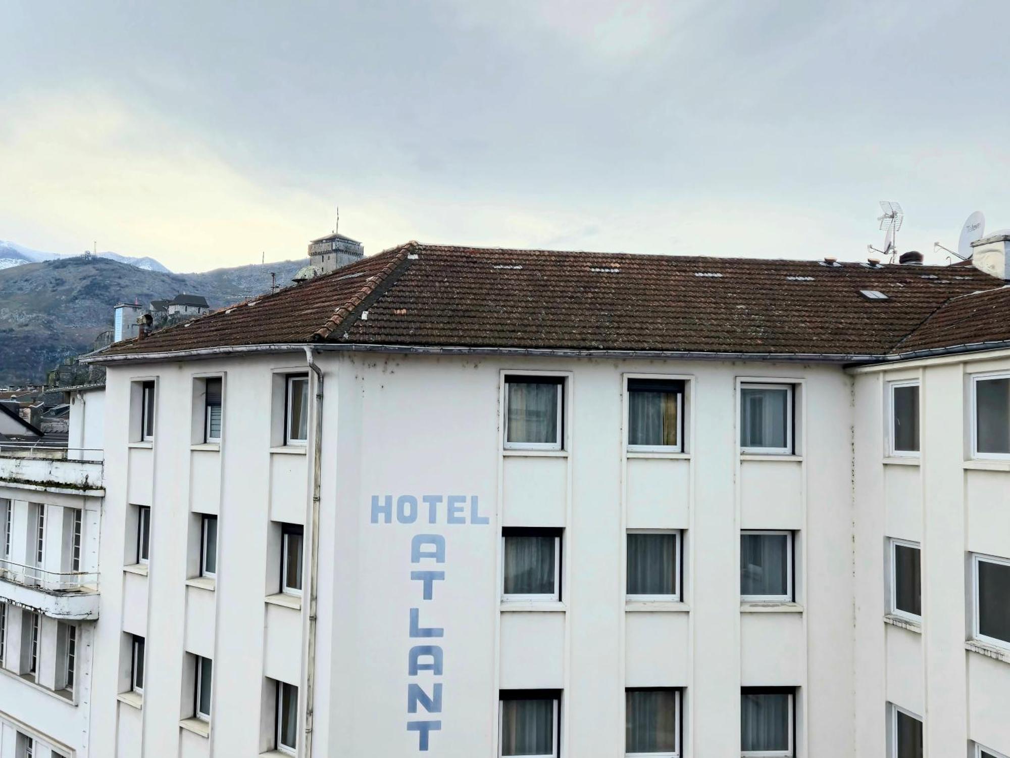 L'Atelier-T2 Proche Du Centre-Wifi-Parking Apartment Lourdes Bagian luar foto